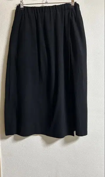 카드리엘 스트레치성이 뛰어난 플리스 같은 스커트