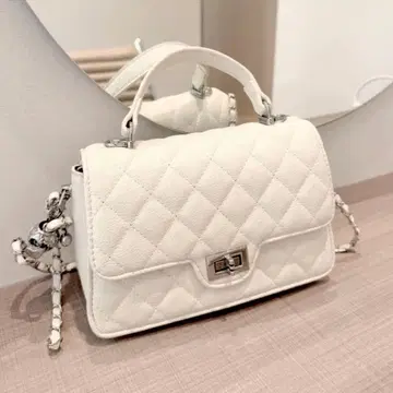 Kerry 퀼팅 체인 백