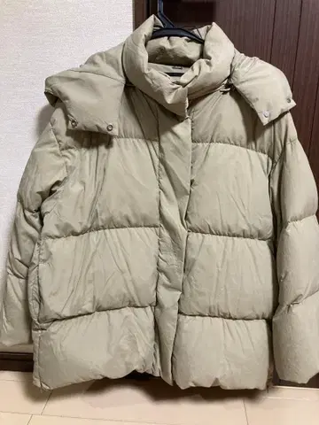 Mila Owen 후드 부착 다운