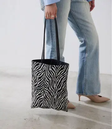 제브라 패턴 패브릭 토트백