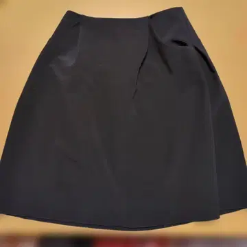 FOXEY NEW YORK 블랙 플레어 스커트 무릎 기장