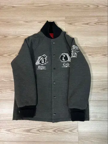 자수 바시티 자켓 그레이