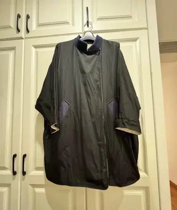 블랙 트렌치코트