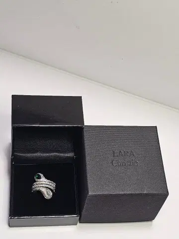 LARA Christie 라라크리스티 반지