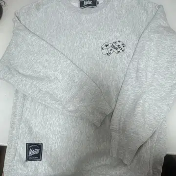 MOBB 주사위 프린트 그레이 트레이닝복