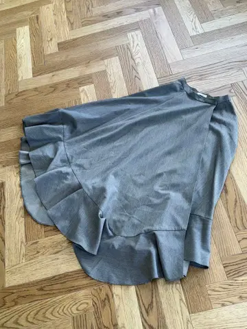 CLANE (클라네) 비대칭 헴스커트