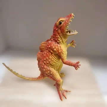 고질라 피규어 오렌지와 옐로우 컬러 약 15cm