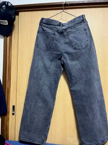 GU 그레이 스트레이트 데님