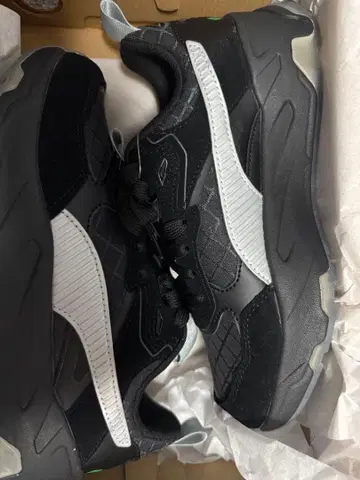 우타프리 PUMA 스니커즈 카르나이 모델 24cm