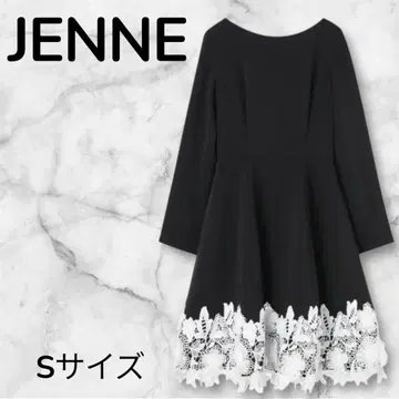 JENNE 블랙 컬러 플레어 스커트 S 사이즈