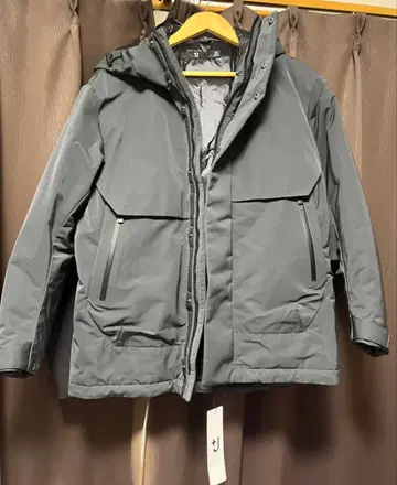 유니클로 +j 하이브리드 다운 오버사이즈 파카 xs 사이즈