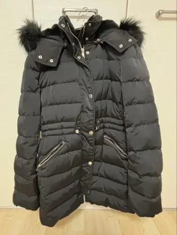 블랙 다운 자켓 퍼 포함 ZARAWOMAN 새상품급 A라인