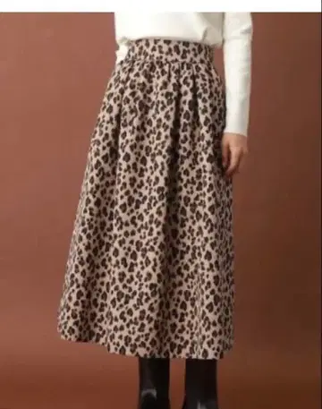 드레 스테리아 레오파드 턱 볼륨 스커트 S 사이즈 핑크 베이지