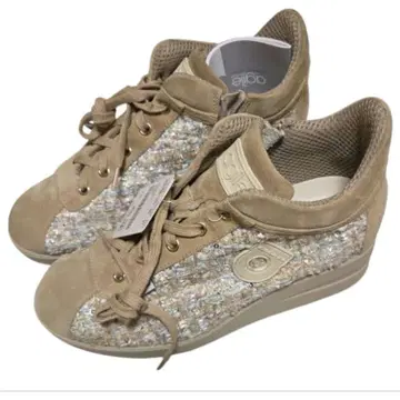 새상품 agile 루코라인 트위드 컴포트 스니커즈 37