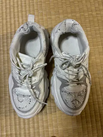 아베일 스니커즈 M 사이즈