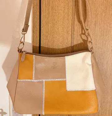 D.KELLY 숄더백 베이지 계열 디케리 미니백