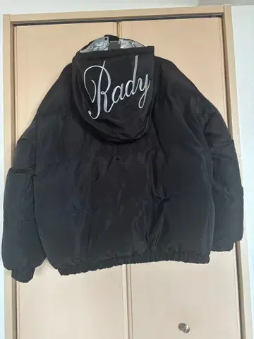 새상품급 Rady S 사이즈 다운 점퍼 빅 로고