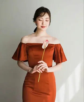 오프숄더 머메이드 드레스 테라코타 드레스 M 사이즈