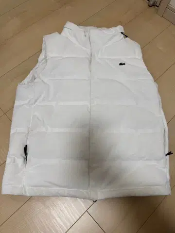 Lacoste 화이트 다운 베스트 후드 부착 L