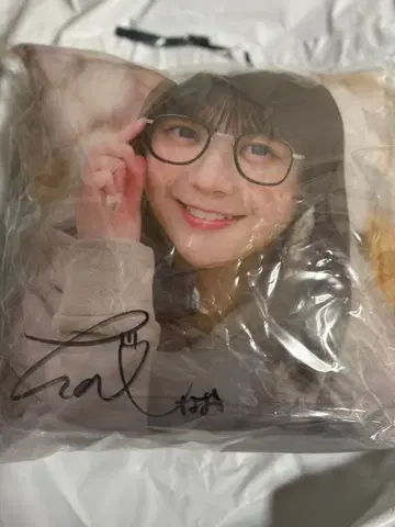 노기페스 친필 사인 오리지널 쿠션 토미사토 리나 상위 혜택