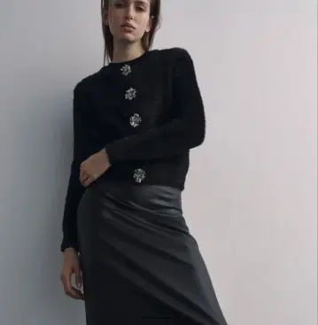 ZARA 블랙 퍼 가디건