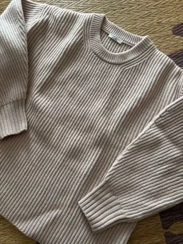 베르메이유 페예나 리브 스웨터 베이지 새상품급