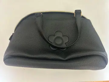 플라워 모티브 블랙 가죽 백