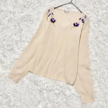 쿠미쿄쿠 V넥 자수 니트 아이보리 사이즈 2 온워드 카시야마