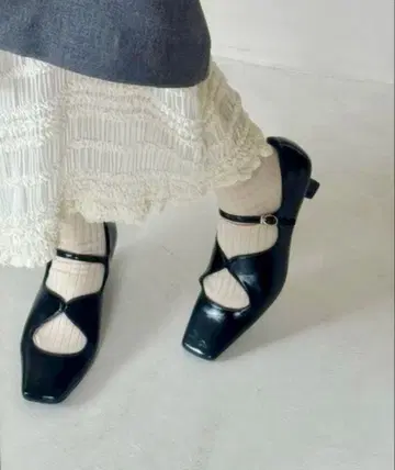 POMUM&ARTS 스퀘어토 멜리 제인 펌프스 23.5 블랙