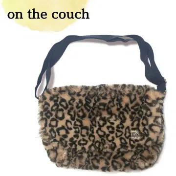 온더카우치 복슬복슬 에코 퍼 레오파드 무늬 표범 무늬 숄더백