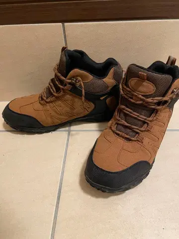 등산화 미드컷 브라운 26cm