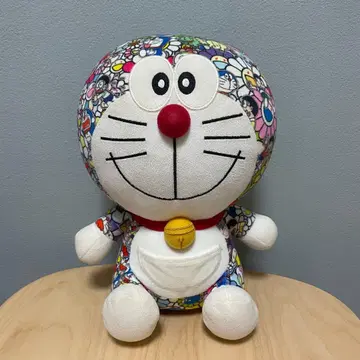 도라에몽 봉제 인형 UNIQLO 무라카미 다카시 콜라보 상품 유니클로