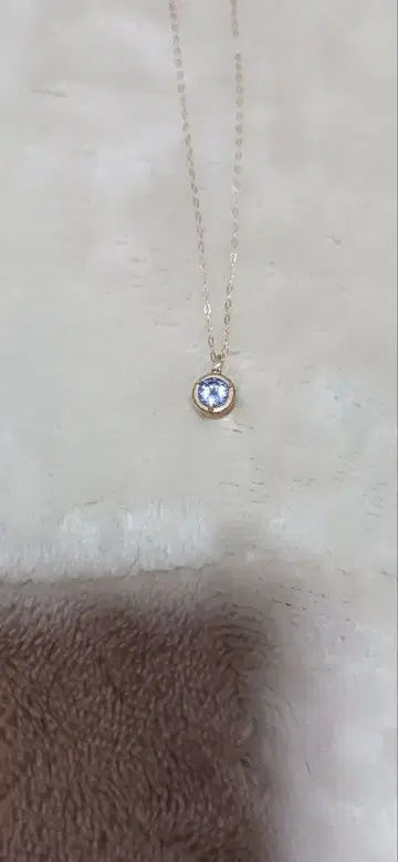 탄자나이트 목걸이