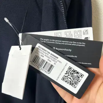 c.p. company 고글 후드티