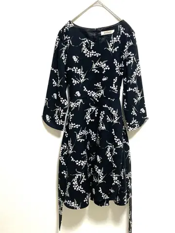 [MISCH MASCH] 꽃무늬 블랙 원피스 허리 리본 포함 M