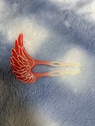 날개형 빨흰 머리 장식