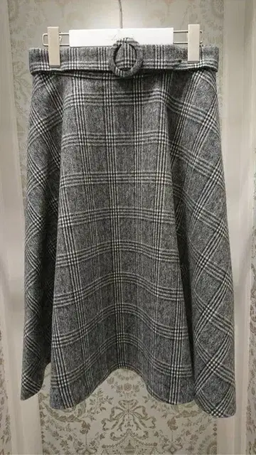 새상품 Aveniretoile 아베닐 에투알 체크 스커트 울