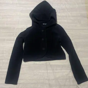 PEACE NOW 곰귀 후드 부착 블랙 볼레로