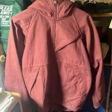 빨간색 마운틴 후드티 상태 좋음