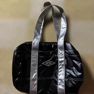 Umbro 숄더백 블랙/실버