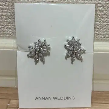 ANNAN WEDDING 꽃 모티브 귀찌