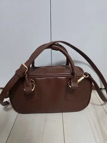 베이스먼트 온라인 백