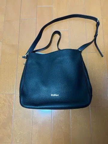 새상품급 FURLA 훌라 블랙 가죽 숄더백 핸드백