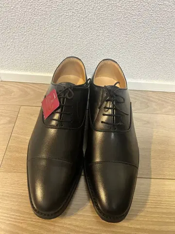 스코치 그레인 R1813 블랙 가죽 신발