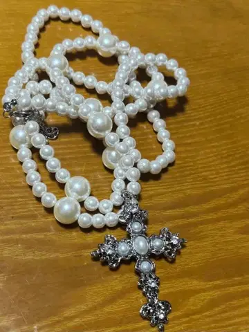 Rosen Kreuz 펄 목걸이