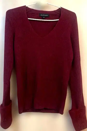 질스튜어트 리브 니트 와인색, 소매 퍼 검 스나이델