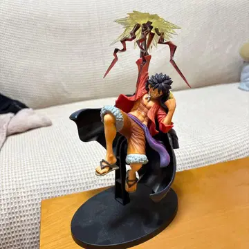 원피스 루피 피규어 대 카이도