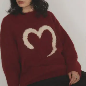 [ 미사용 ] MERLOT 하트 모티브 루즈 니트