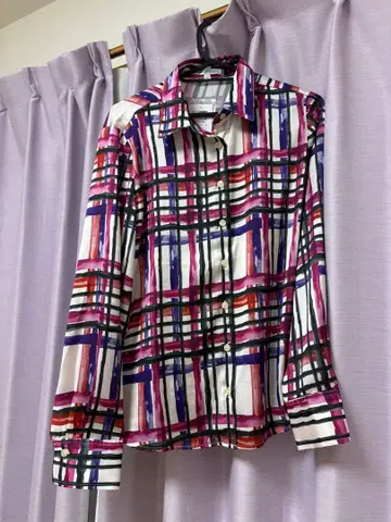 나라 까미체 빅 체크 무늬 새틴 긴팔 셔츠 카라 블라우스