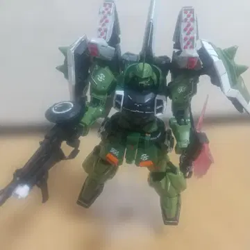 MG 블레이즈 자쿠 팬텀 완성품